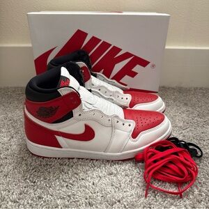 Men’s Nike Air Jordan 1 Mid - High Heritage Sz 9.5